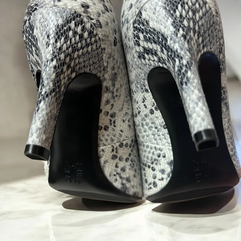 Naturalizer 9.5M Snakeskin Leather Pumps Heels Black White Pointed Toe Dress